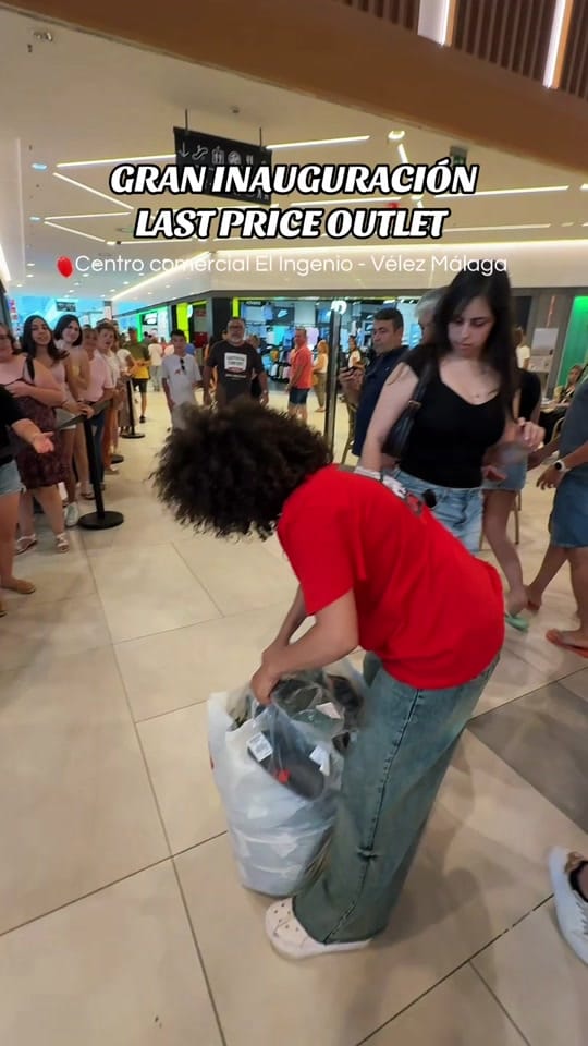 Post 2 by Last Price Outlet - Malaga on TikTok (video)