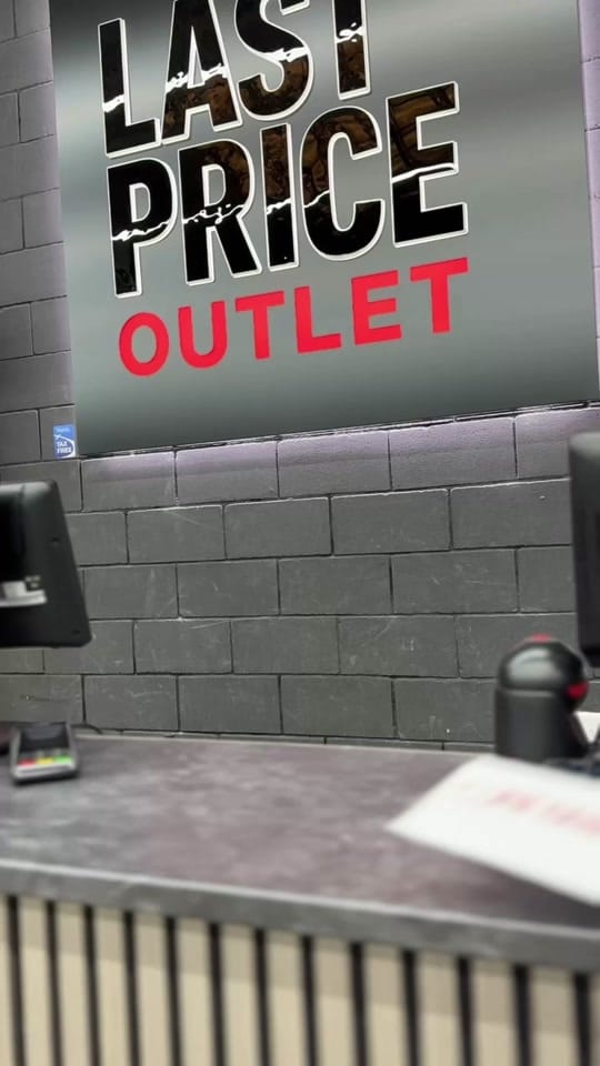 Post 4 by Last Price Outlet - Malaga on TikTok (video)