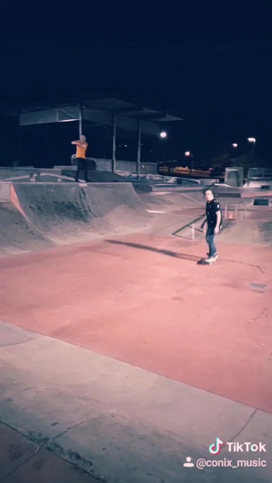Post 2 by ConiX on TikTok (video)