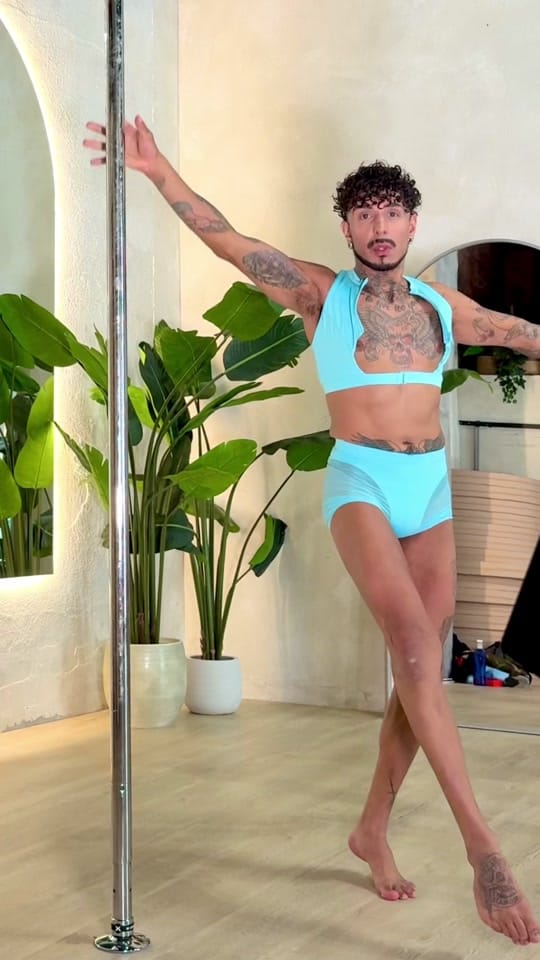 Post 6 by Xavi Pole on TikTok (video)