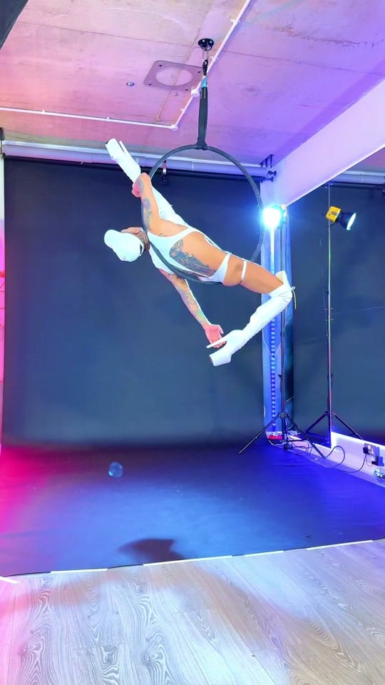 Post 8 by Xavi Pole on TikTok (video)