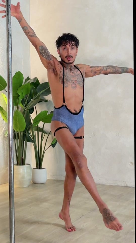 Post 4 by Xavi Pole on TikTok (video)