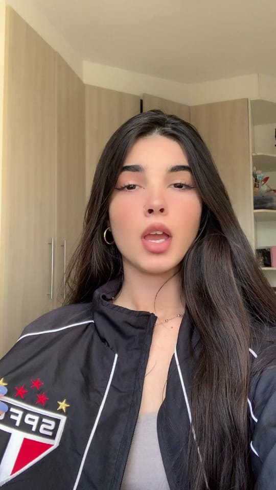 Post 9 by Vitória Brandão on TikTok (video)