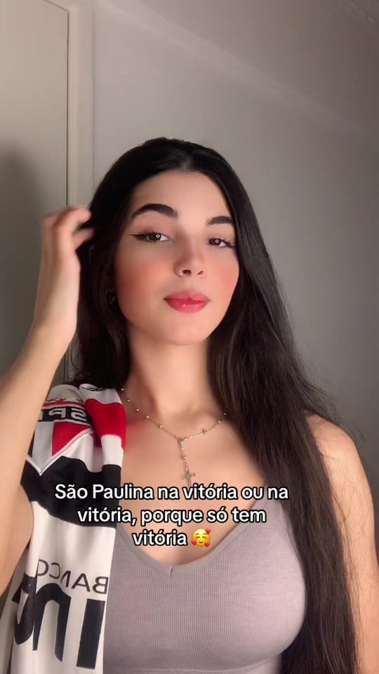 Post 10 by Vitória Brandão on TikTok (video)