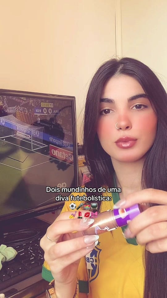 Post 2 by Vitória Brandão on TikTok (video)
