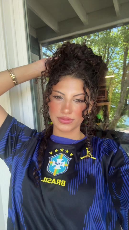 Post 4 by vitoriaferoficial on TikTok (video)