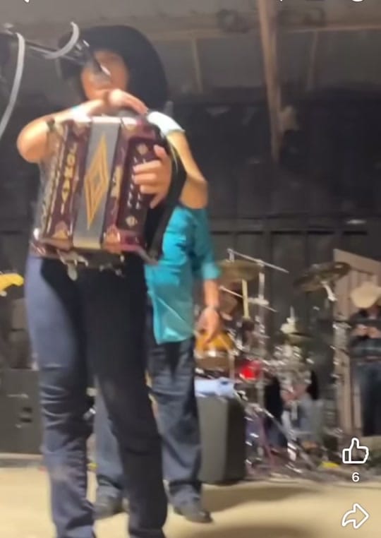 Post 8 by Daisy Zambrano on TikTok (video)