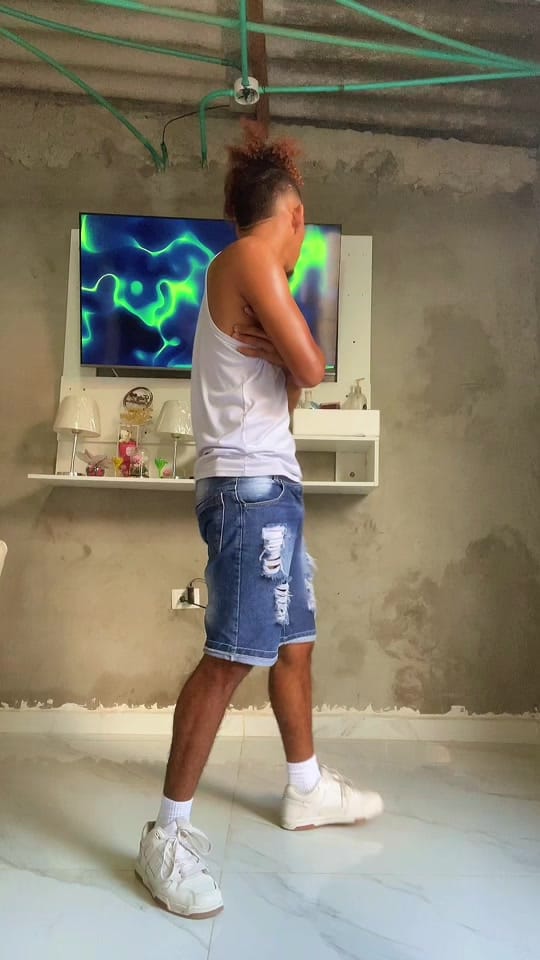 Post 4 by IVÁN DANCE 02 on TikTok (video)