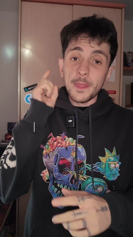 Post 9 by Los Cartones de Manu on TikTok (video)