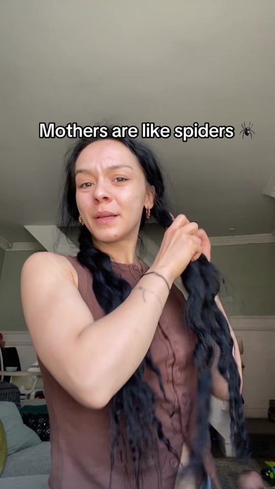 Post 1 by ElChanel on TikTok (video)