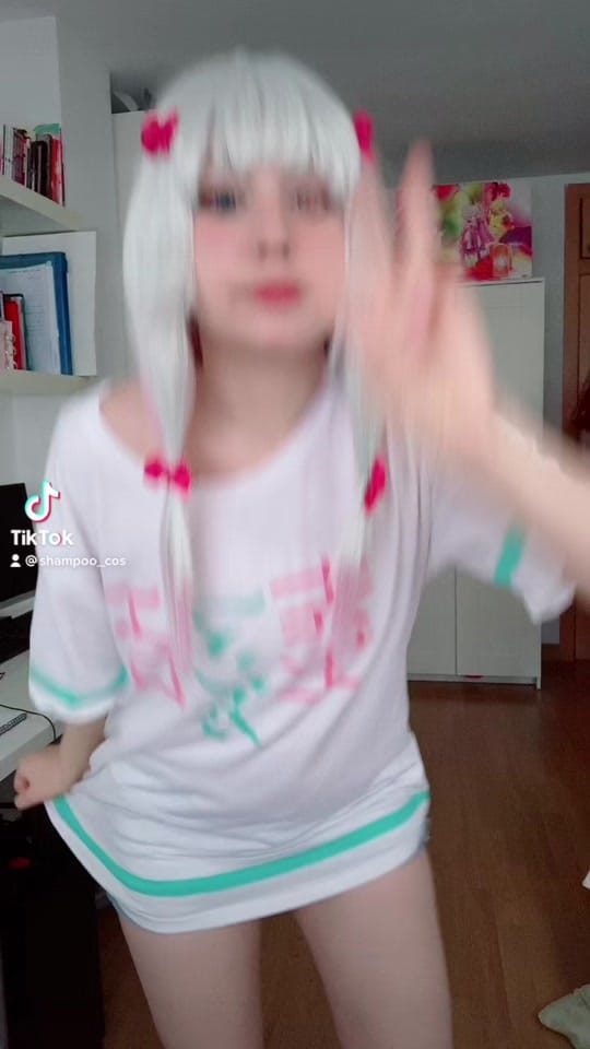 Post 4 by Shampoo Cosplay on TikTok (video)