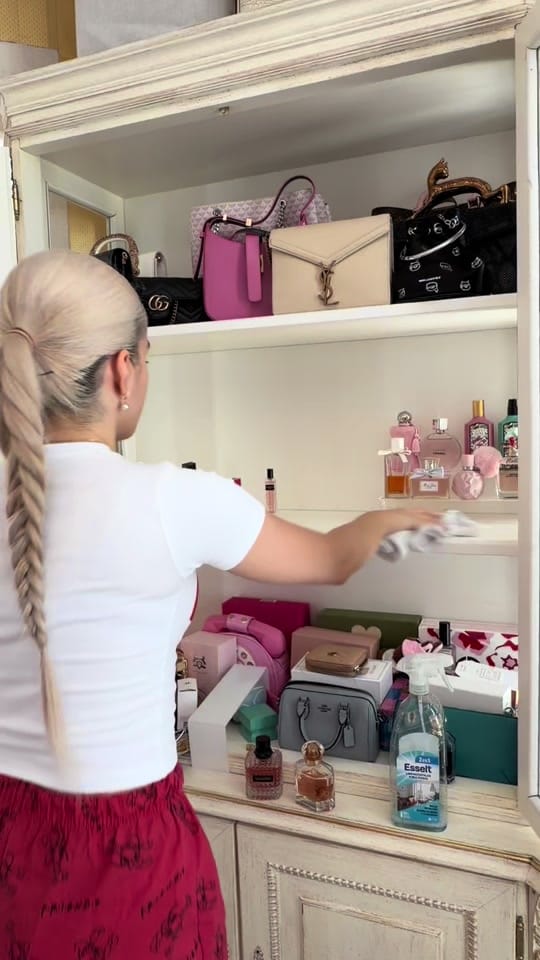 Post 10 by Sarmani_marbella on TikTok (video)