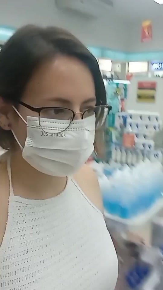 Post 2 by Almu, alias Peche on TikTok (video)