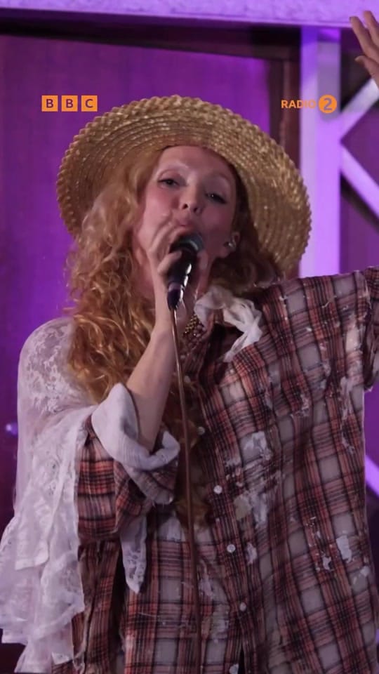 Post 4 by The ting tings on TikTok (video)