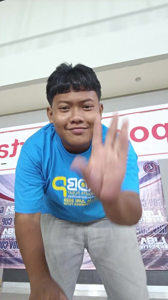 Post 2 by Aad on TikTok (video)