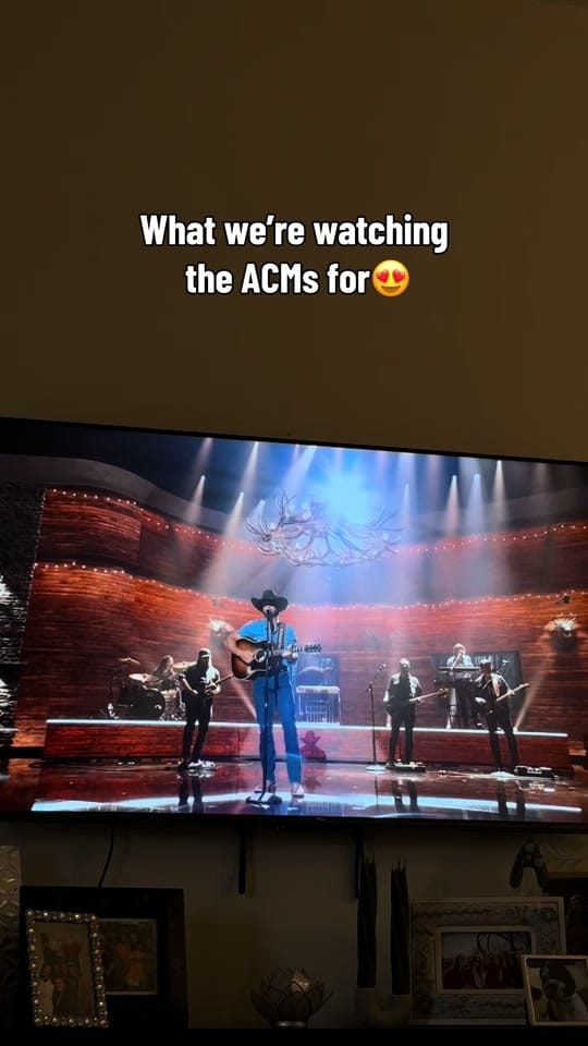 Post 4 by Country Thunder on TikTok (video)
