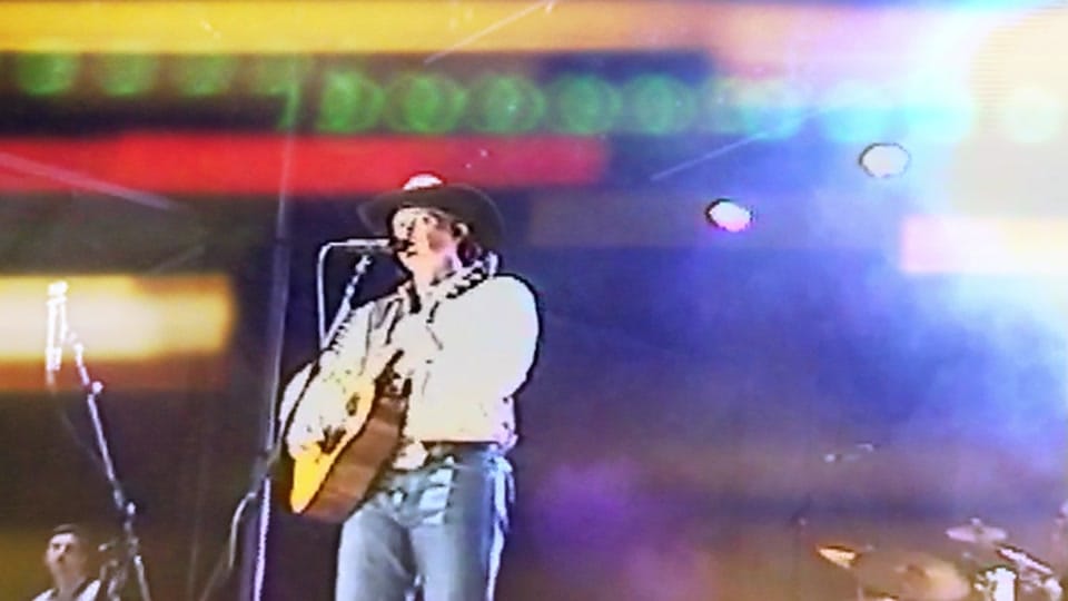 Post 7 by Country Thunder on TikTok (video)