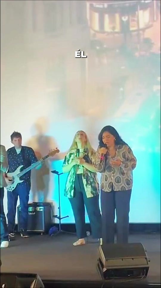 Post 1 by Sara G.C. on TikTok (video)