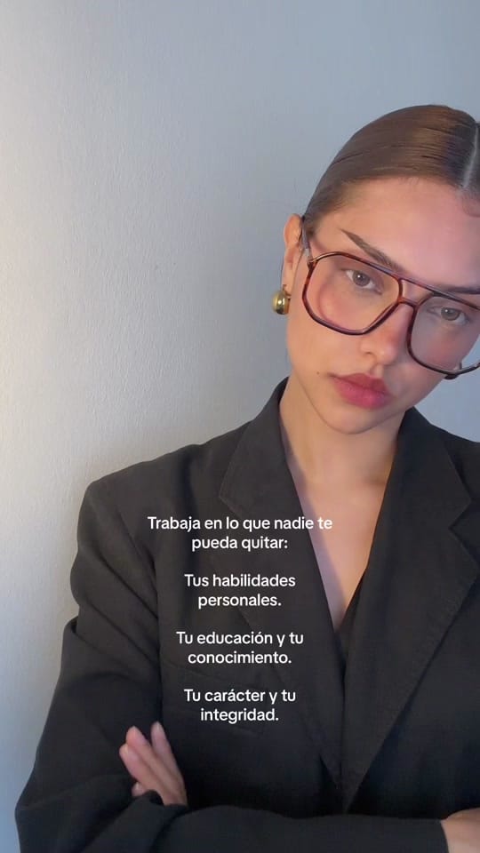 Post 8 by 𝐘𝐨𝐡𝐚𝐧𝐚 𝐂𝐥𝐚𝐮𝐝𝐢𝐧𝐨 on TikTok (video)