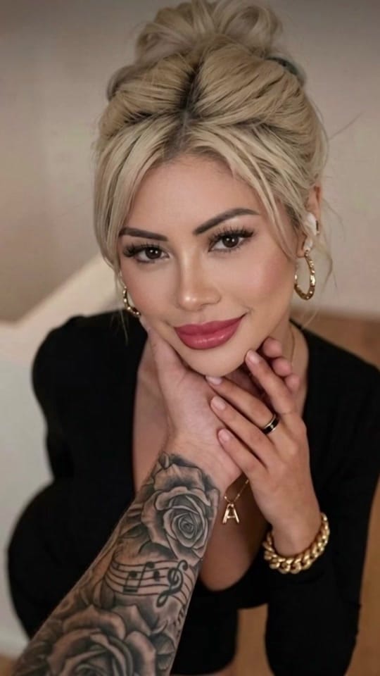 Post 7 by Ambur Z on TikTok (video)