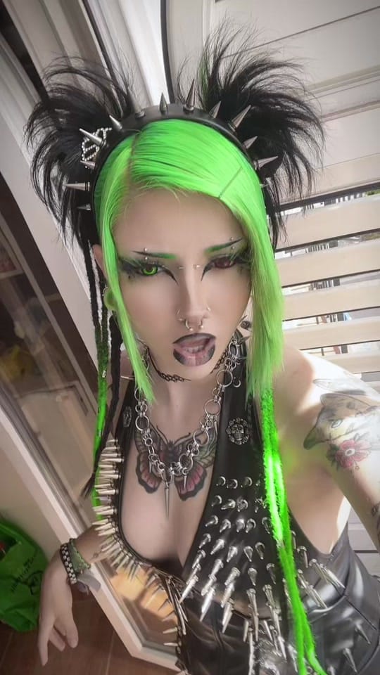 Post 4 by (Mar)emoto on TikTok (video)