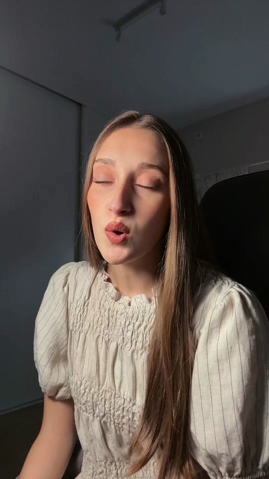 Post 6 by Bebé on TikTok (video)