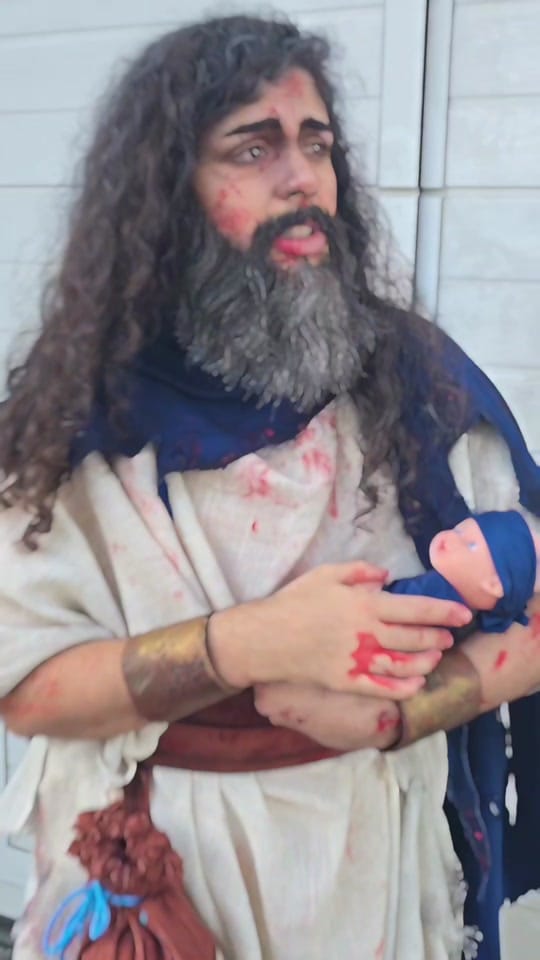 Post 5 by Manu Marvl on TikTok (video)