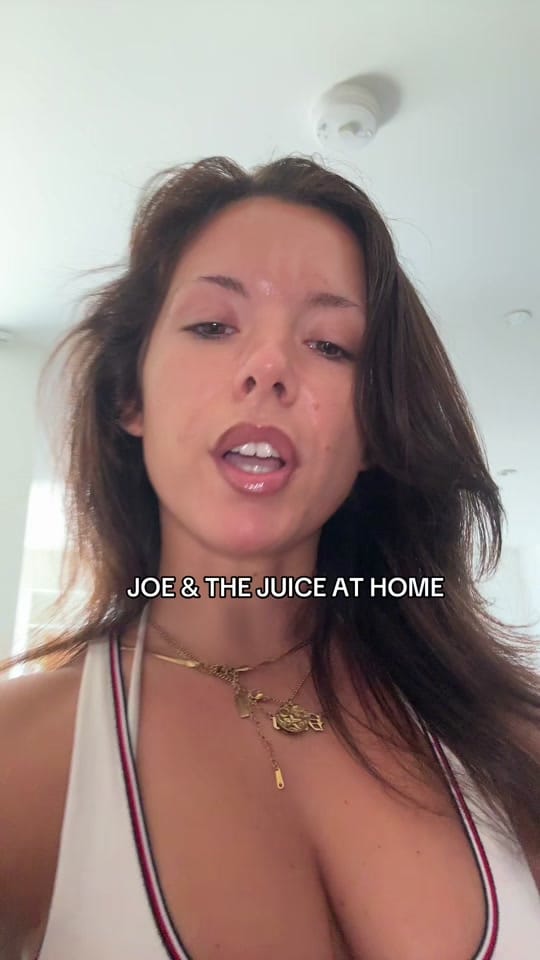 Post 1 by Zee on TikTok (video)