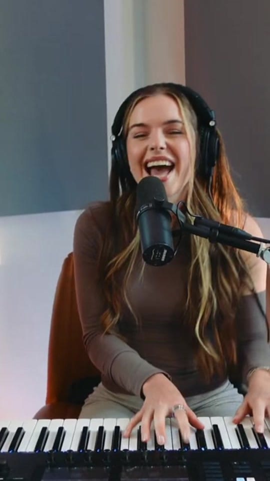 Post 8 by Claudia B. on TikTok (video)
