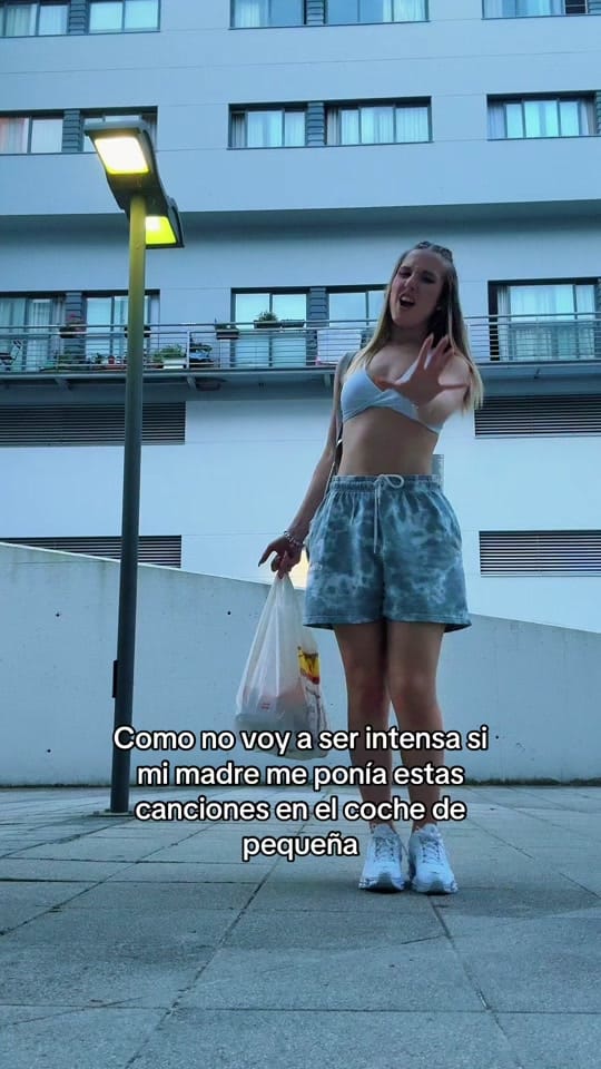 Post 8 by luciaaaiglesias on TikTok (video)