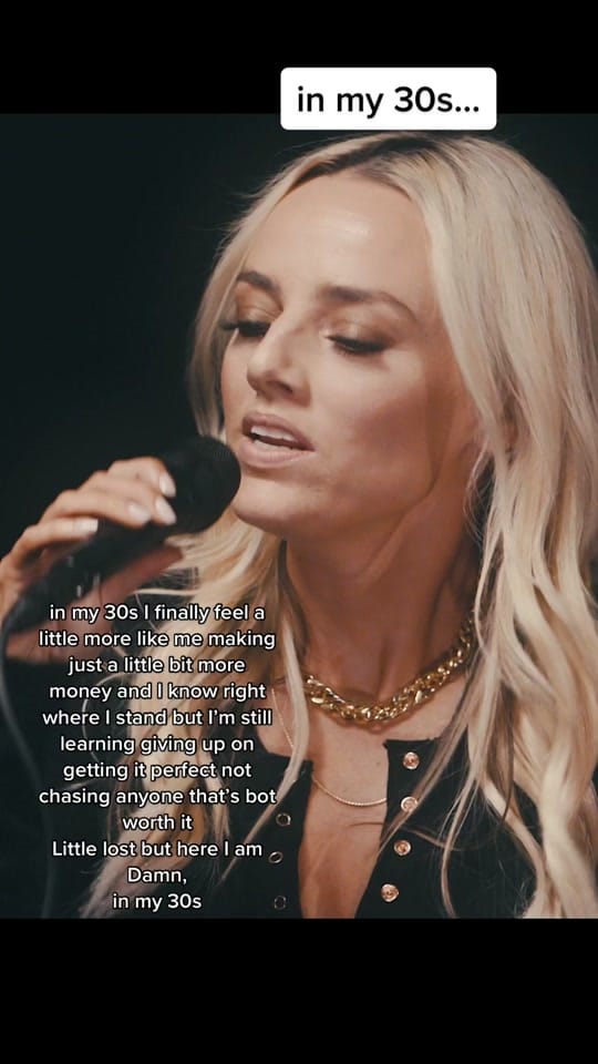 Post 10 by Emma White on TikTok (video)