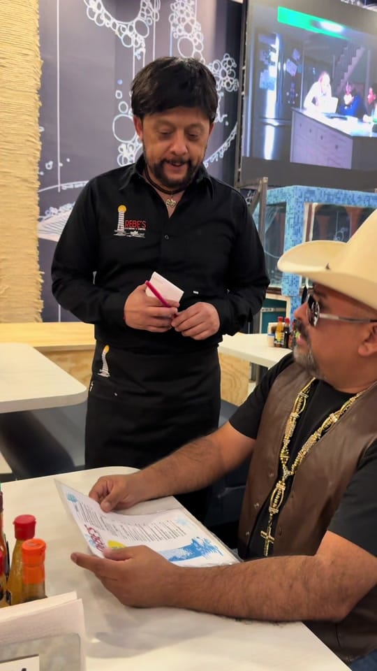 Post 8 by Navarrete Comedy on TikTok (video)