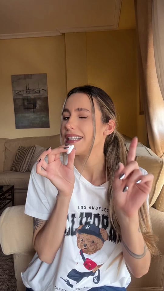 Post 2 by Lia💔 on TikTok (video)