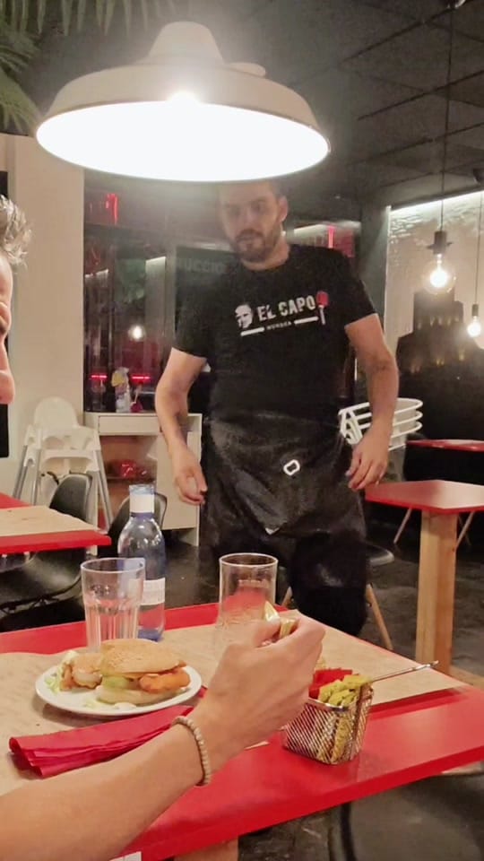 Post 2 by Rubén Serrano Cómico on TikTok (video)