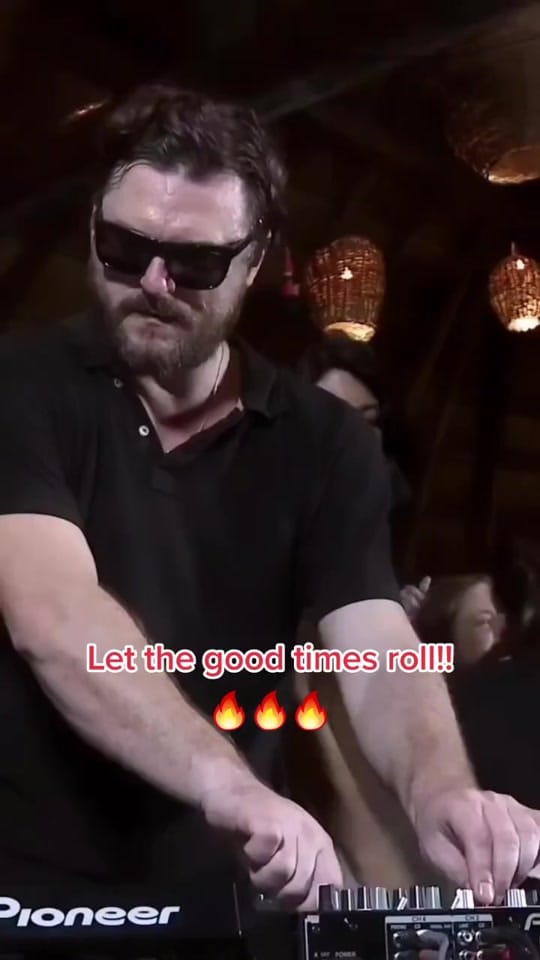 Post 10 by Electric Mode on TikTok (video)