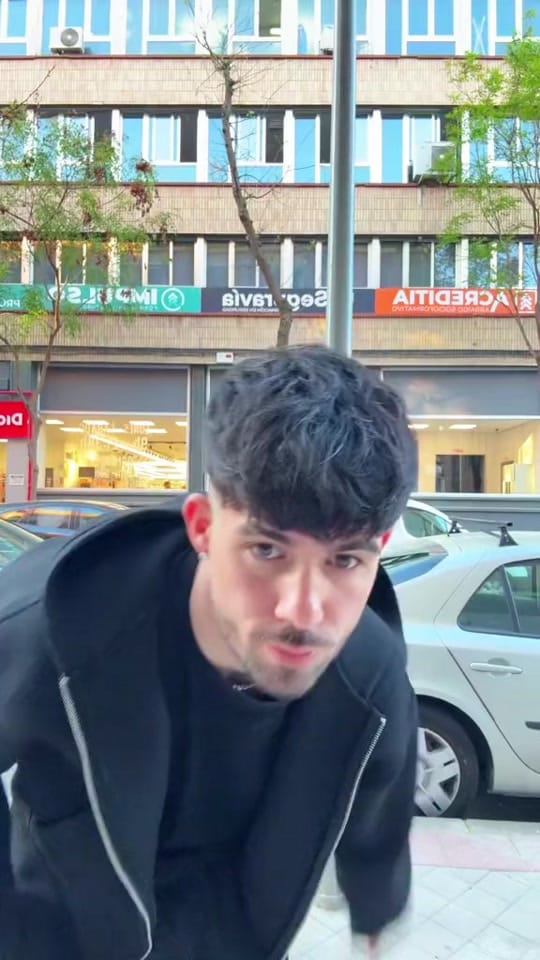 Post 8 by Víctor Guillén on TikTok (video)