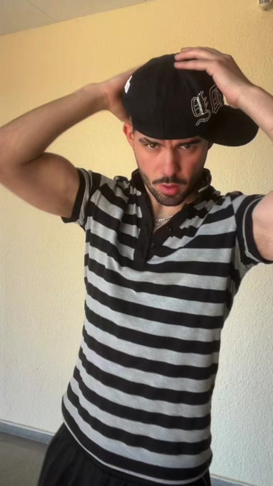 Post 5 by Víctor Guillén on TikTok (video)