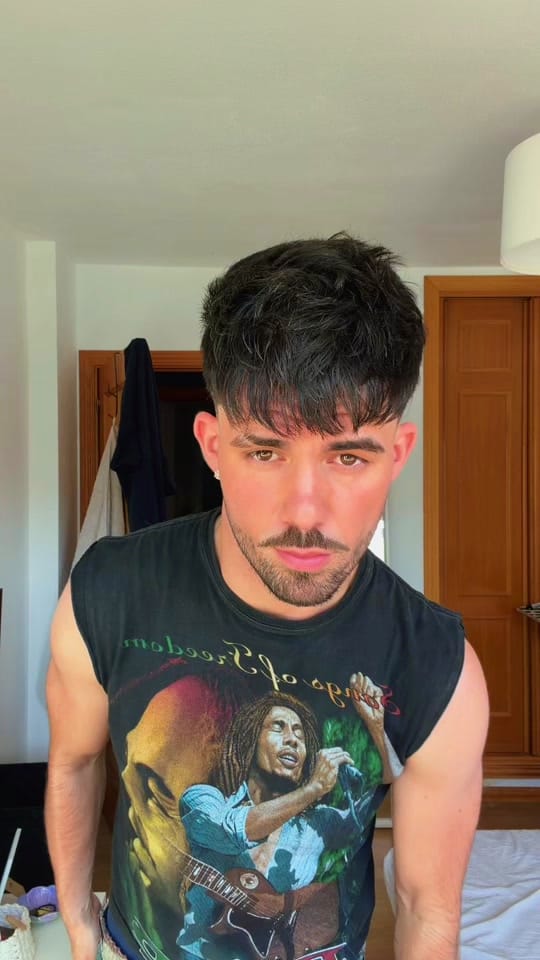 Post 1 by Víctor Guillén on TikTok (video)