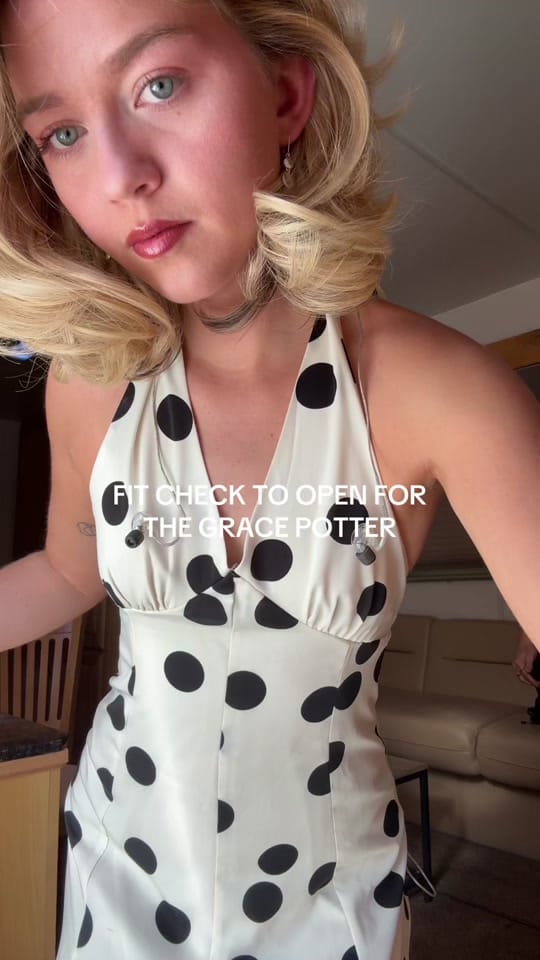 Post 2 by Bella Peadon on TikTok (video)