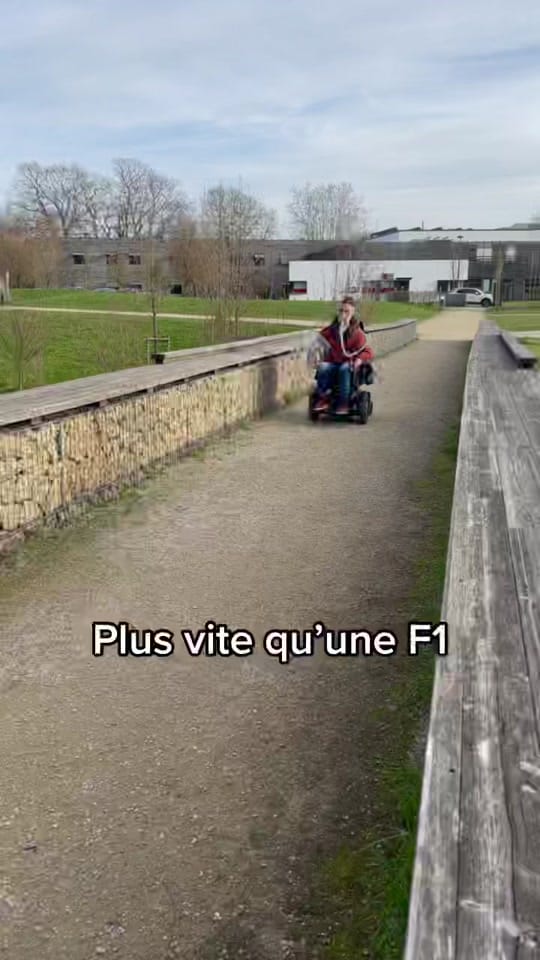 Post 9 by Enrouelibre64 on TikTok (video)