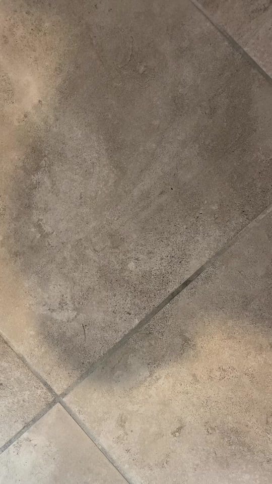 Post 2 by Enrouelibre64 on TikTok (video)