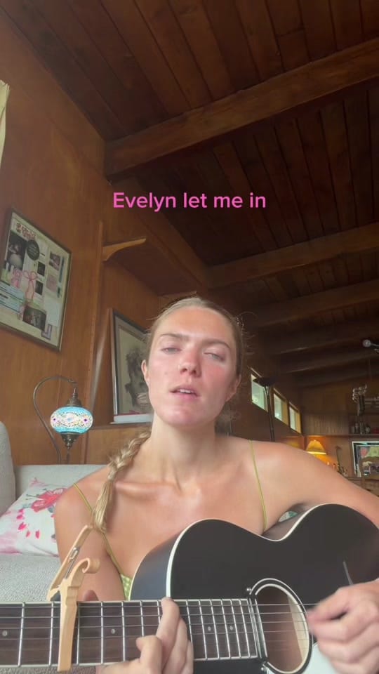 Post 4 by Rosie Rush on TikTok (video)
