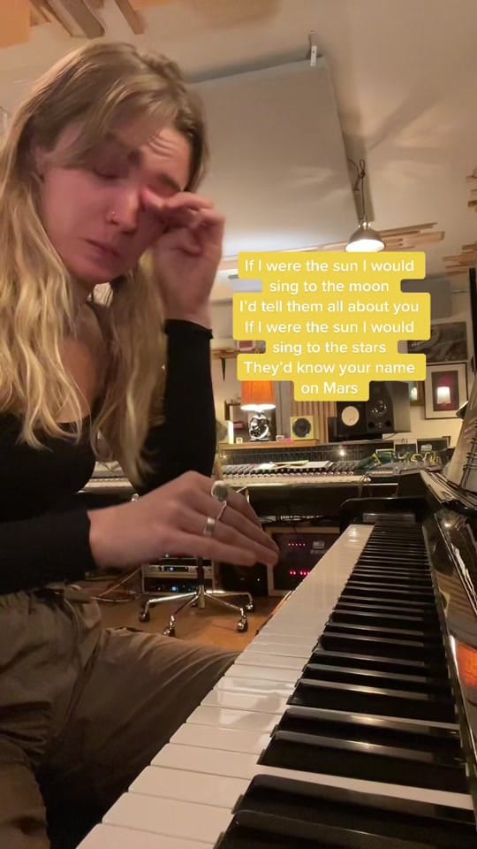 Post 10 by Rosie Rush on TikTok (video)