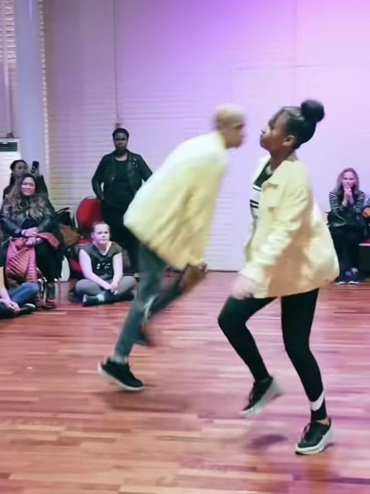 Post 8 by AFRO DANCE on TikTok (video)