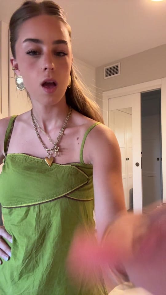Post 2 by 𝙼𝚊𝚛𝚒𝚊 on TikTok (video)