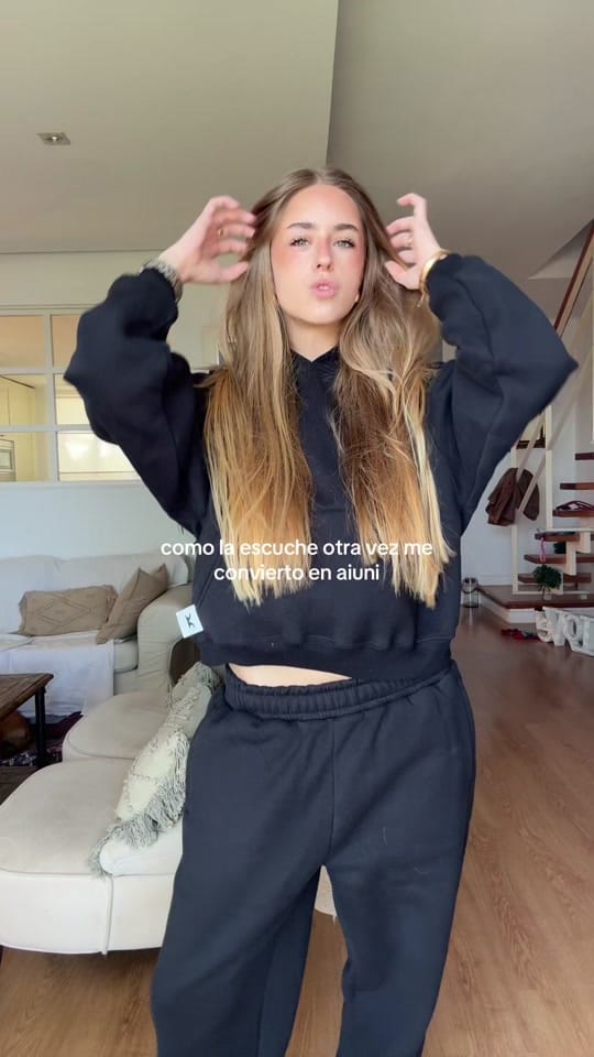 Post 6 by 𝙼𝚊𝚛𝚒𝚊 on TikTok (video)