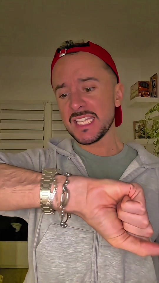 Post 2 by Angelo Rubio on TikTok (video)