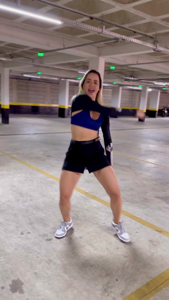 Post 6 by Geiza Gama on TikTok (video)