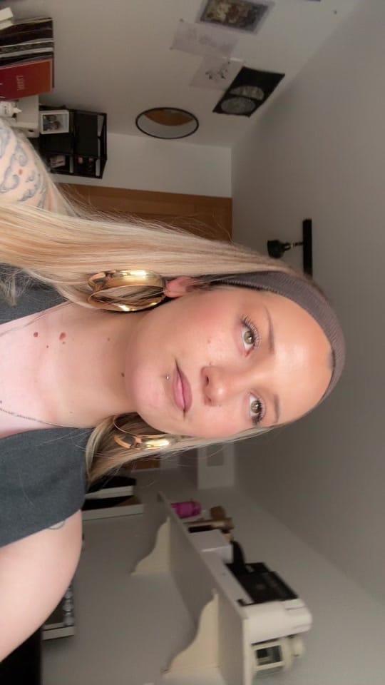 Post 2 by elvisi0ns ✩ 𖤣𖥧 ☾ 𓋼𓍊 on TikTok (video)