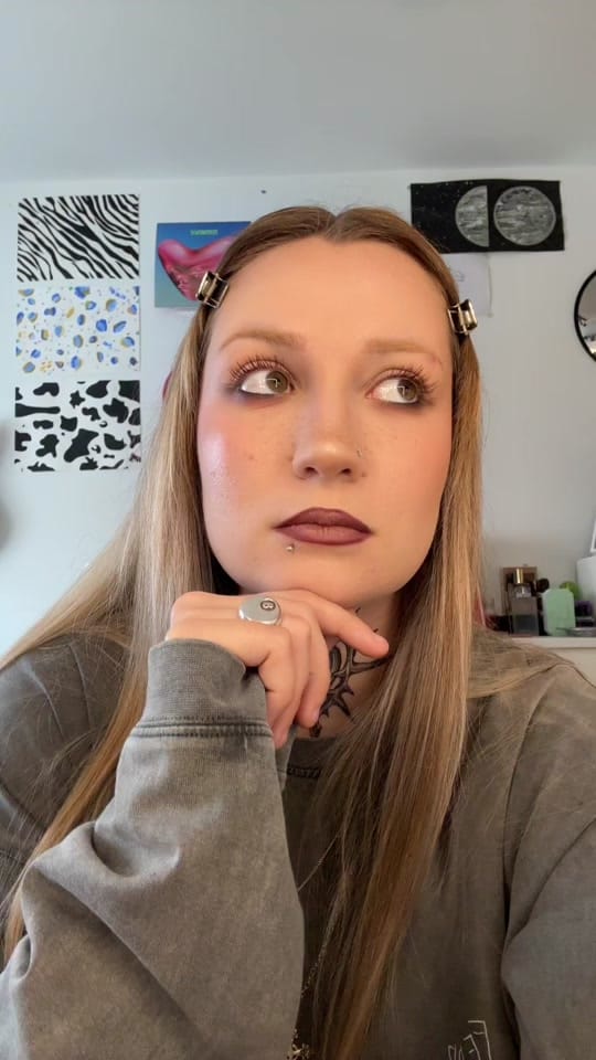 Post 1 by elvisi0ns ✩ 𖤣𖥧 ☾ 𓋼𓍊 on TikTok (video)